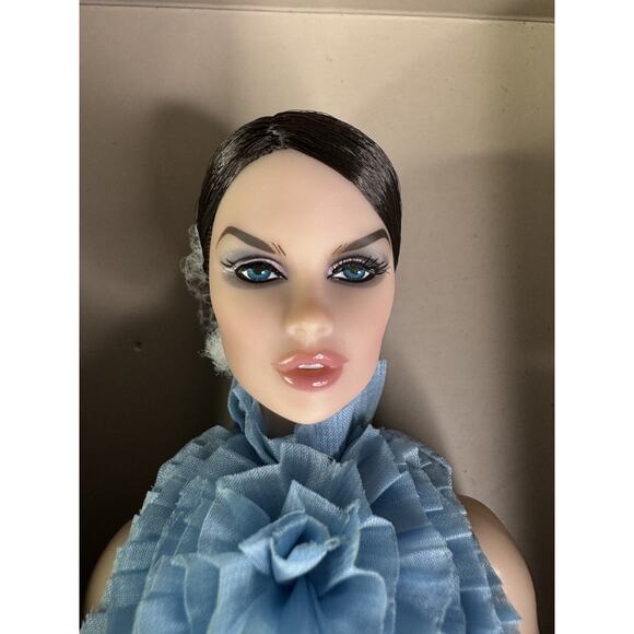 NEW Fashion Royalty Integrity Toys TAKE ME ON VANESSA 12”Doll - Picture 3 of 16